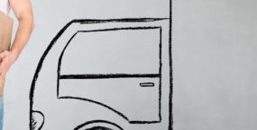Moving box with drawing of a removal van