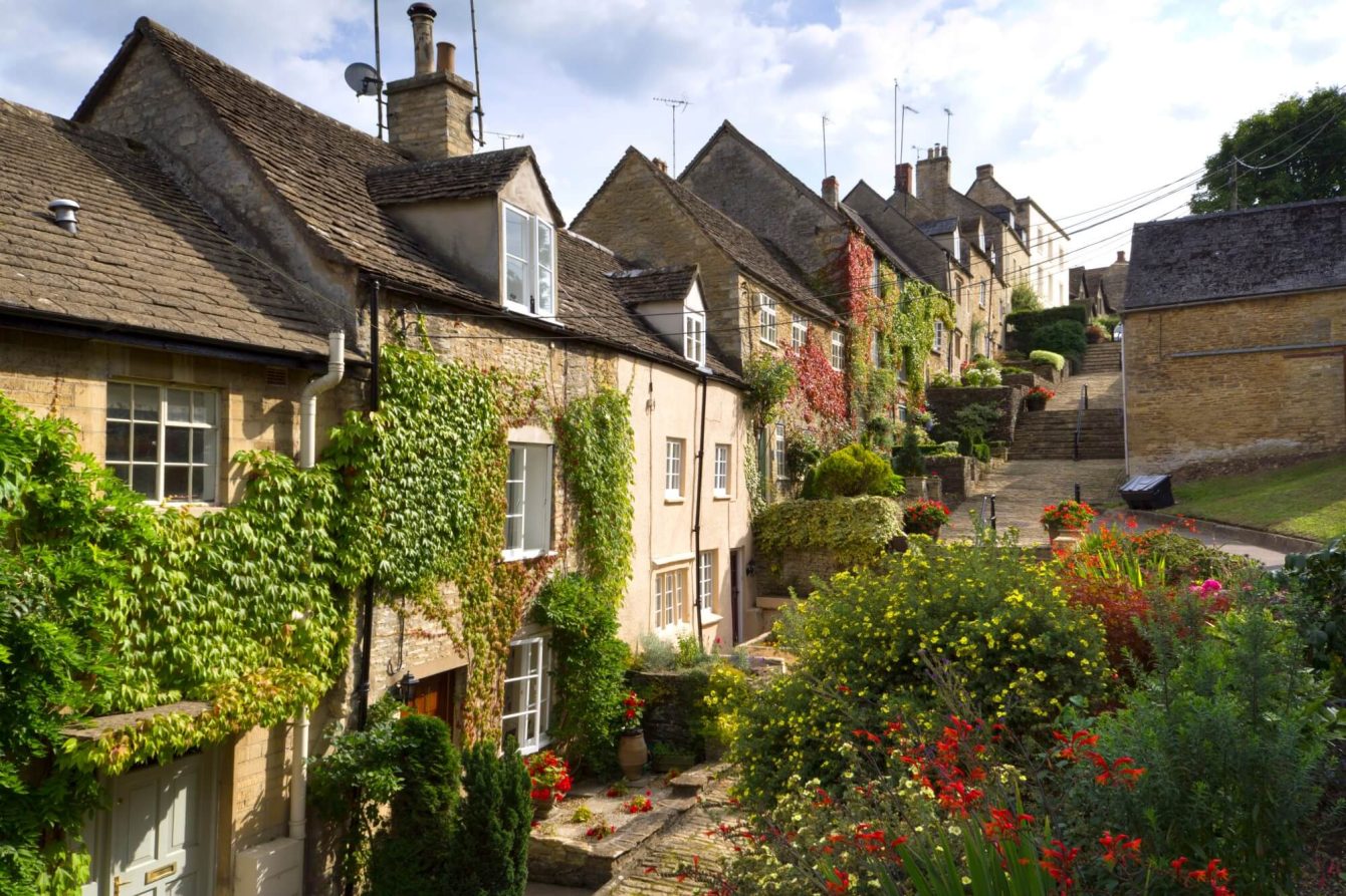 housing-market-picturesque-old-cottages-chipping-steps-tetbury
