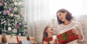 merry-christmas-happy-holidays-cheerful-mom-6