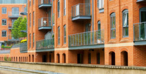 residential-building-oxford-canal-england